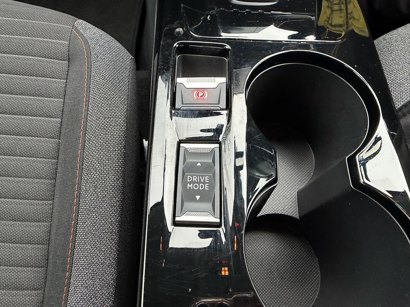 Peugeot Active 0.0 5dr Hatchback Automatic Electric