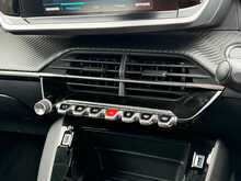 Peugeot E-208 Active 