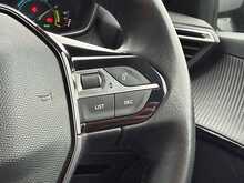 Peugeot E-208 Active 