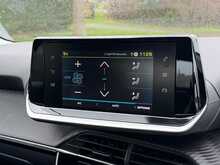 Peugeot E-208 Active 