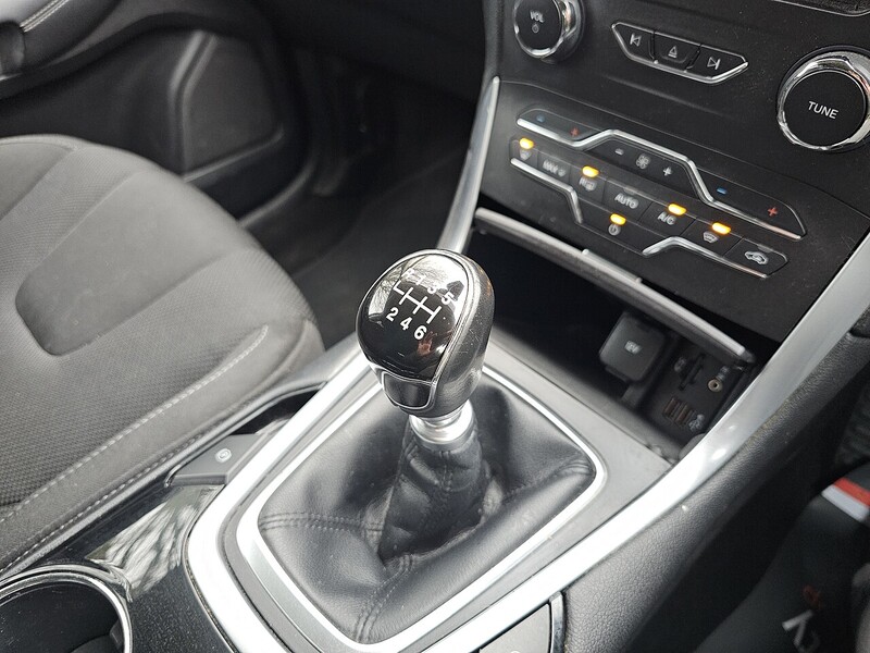 Ford T EcoBoost Titanium MPV 1.5 Manual Petrol