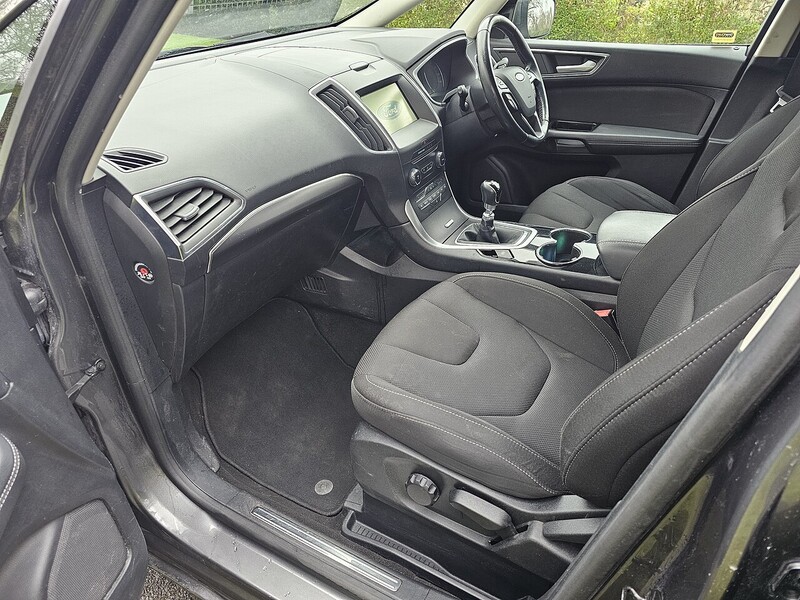 Ford T EcoBoost Titanium MPV 1.5 Manual Petrol