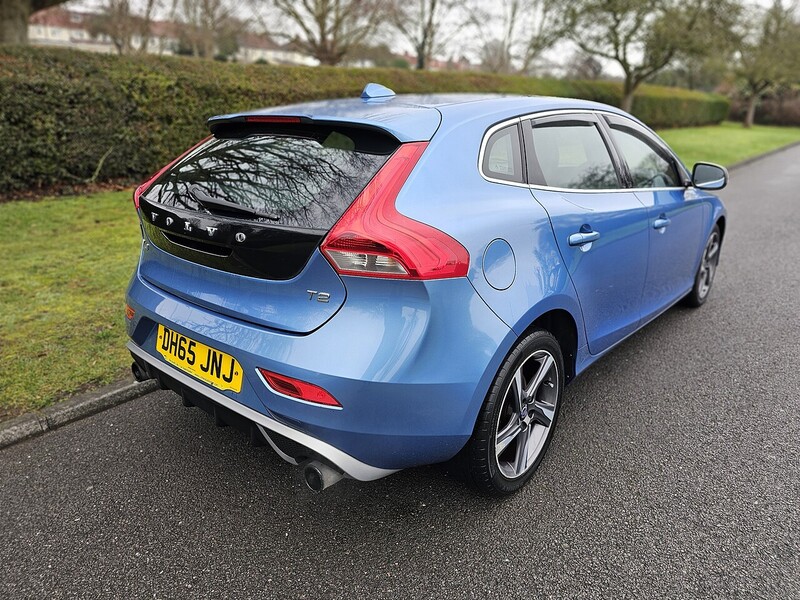 Volvo T2 R-Design Hatchback 2.0 Manual Petrol
