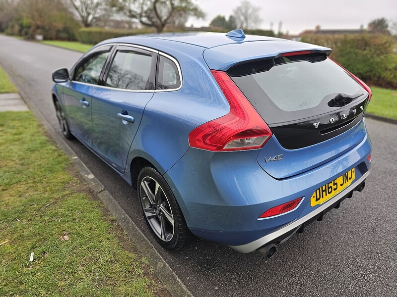 Volvo T2 R-Design Hatchback 2.0 Manual Petrol