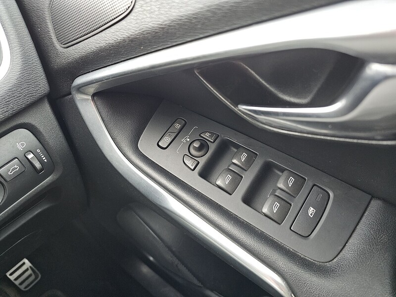 Volvo T2 R-Design Hatchback 2.0 Manual Petrol