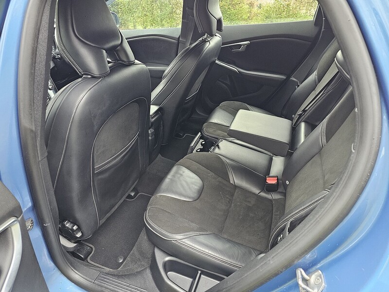 Volvo T2 R-Design Hatchback 2.0 Manual Petrol