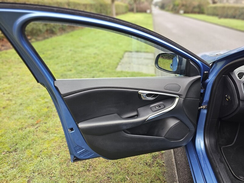 Volvo T2 R-Design Hatchback 2.0 Manual Petrol