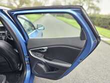 Volvo V40 T2 R-Design 