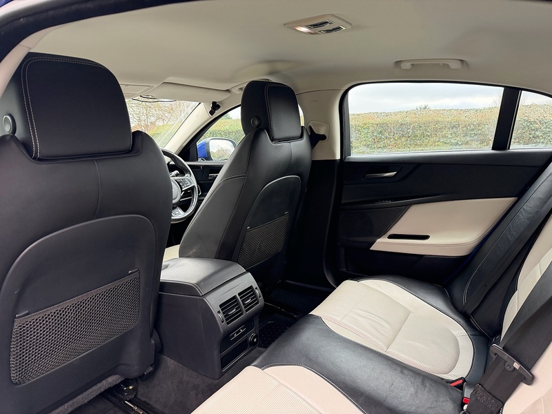 Jaguar d R-Sport Saloon 2.0 Manual Diesel