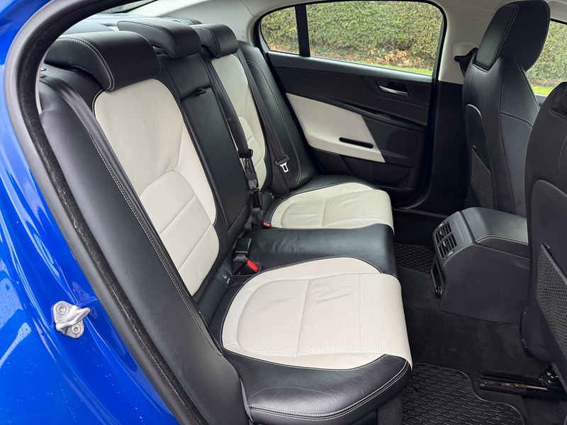 Jaguar d R-Sport Saloon 2.0 Manual Diesel