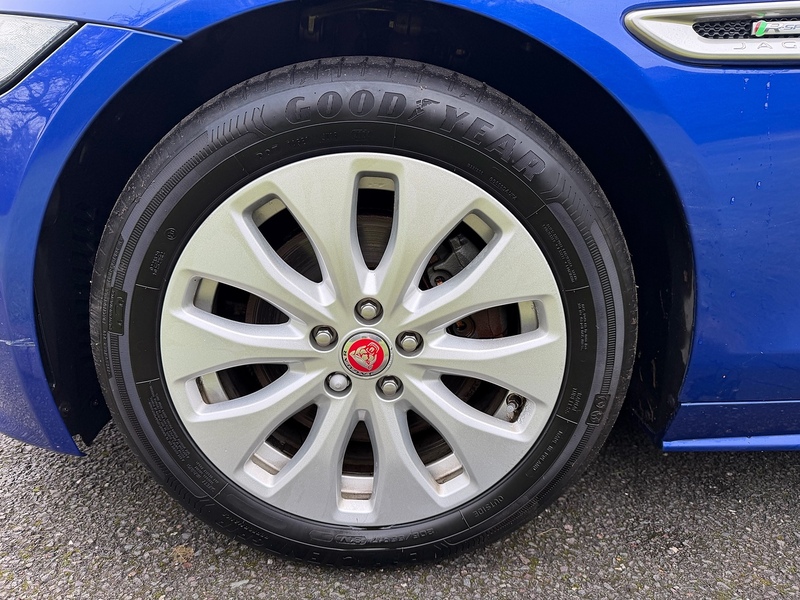 Jaguar d R-Sport Saloon 2.0 Manual Diesel