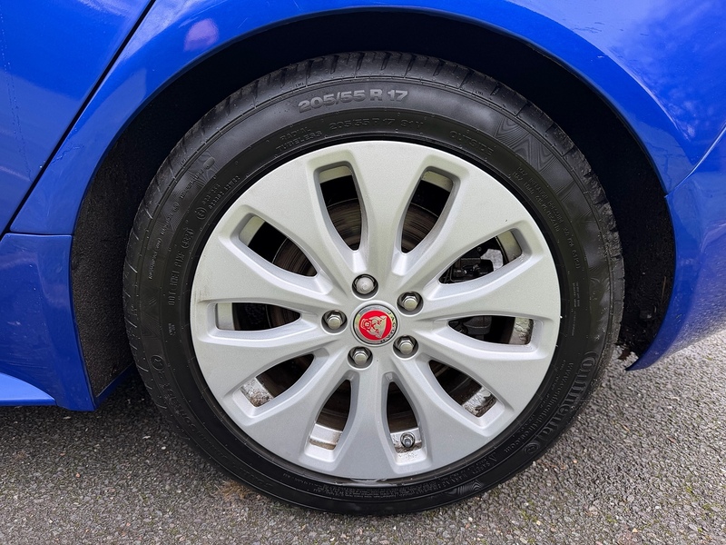 Jaguar d R-Sport Saloon 2.0 Manual Diesel