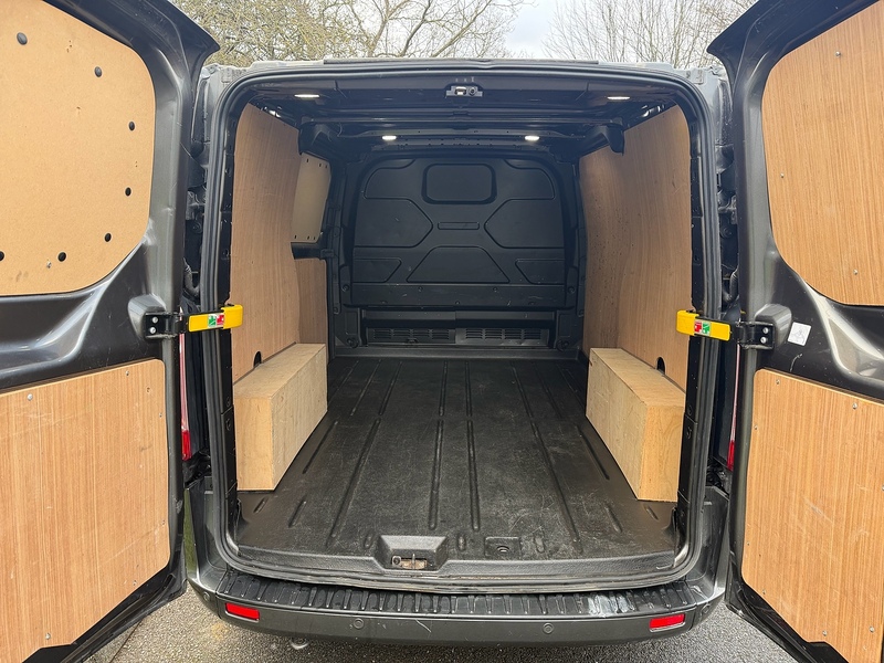 Ford 340 EcoBoost Limited Panel Van 1.0 Automatic Petrol Plug-in Hybrid