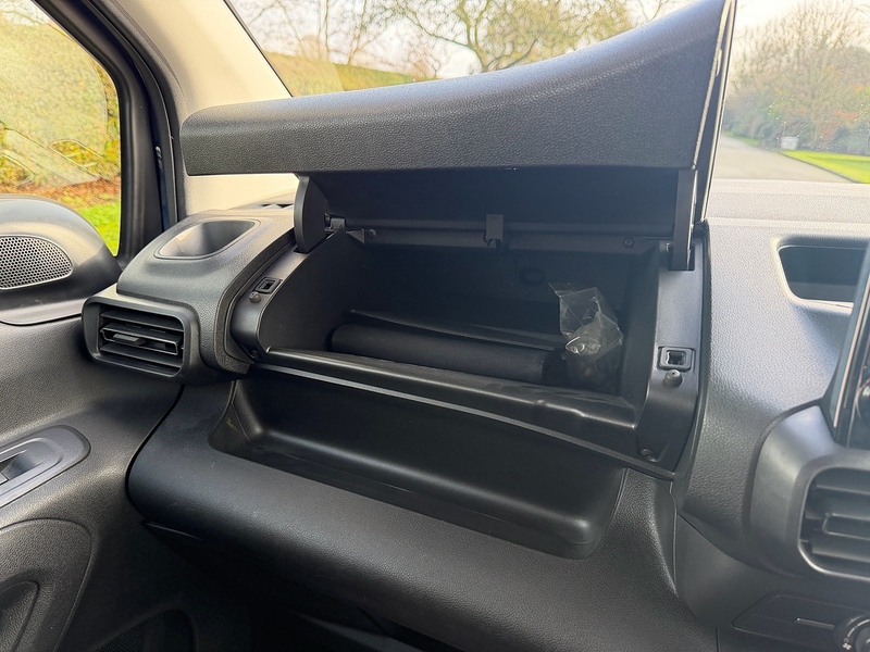 Vauxhall Turbo Energy MPV 1.2 Manual Petrol