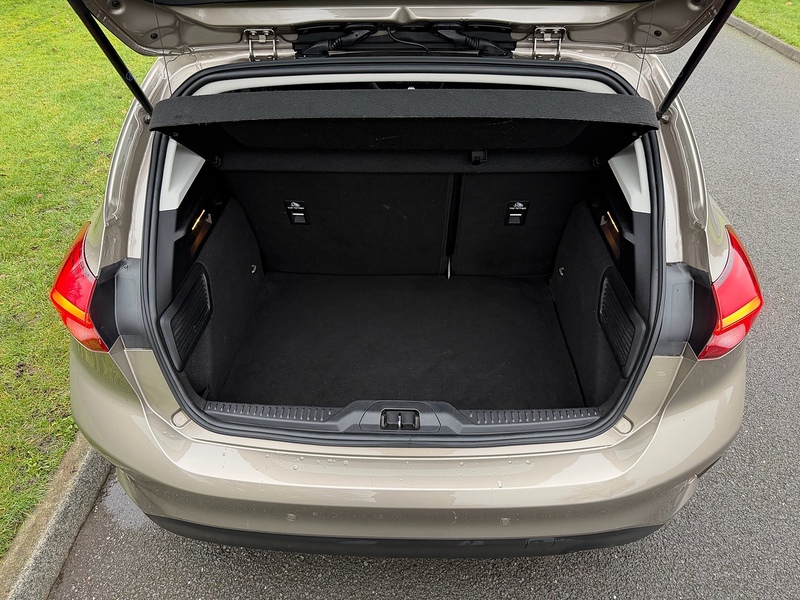 Ford T EcoBoost Titanium Hatchback 1.0 Manual Petrol