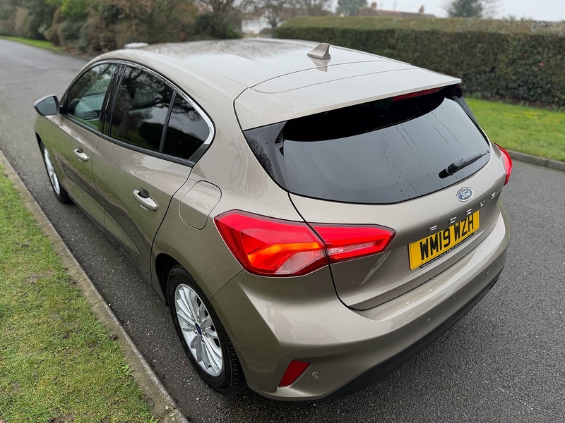 Ford T EcoBoost Titanium Hatchback 1.0 Manual Petrol