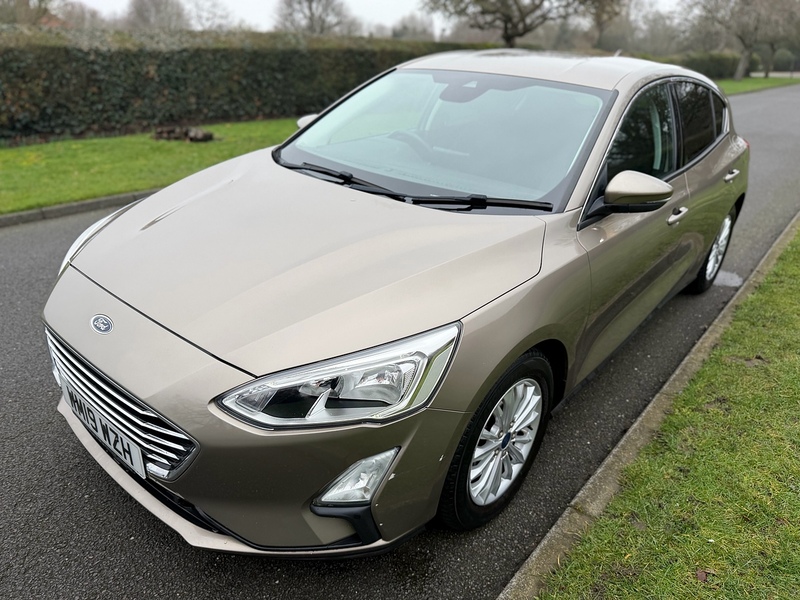 Ford T EcoBoost Titanium Hatchback 1.0 Manual Petrol