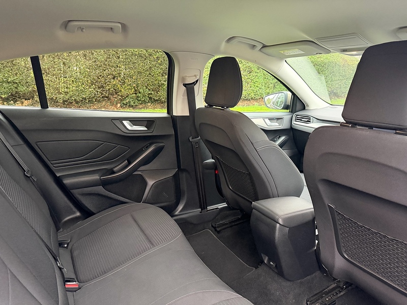 Ford T EcoBoost Titanium Hatchback 1.0 Manual Petrol