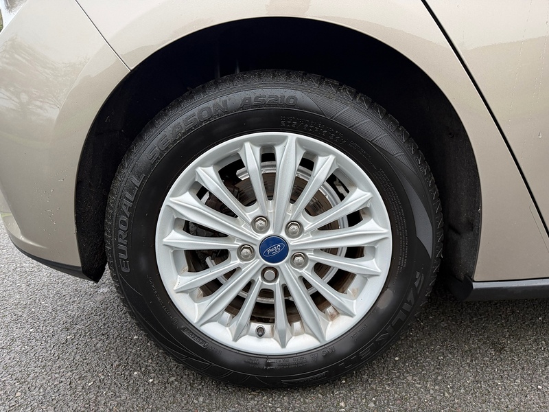 Ford T EcoBoost Titanium Hatchback 1.0 Manual Petrol