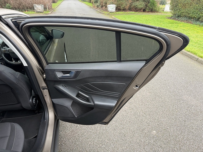 Ford T EcoBoost Titanium Hatchback 1.0 Manual Petrol