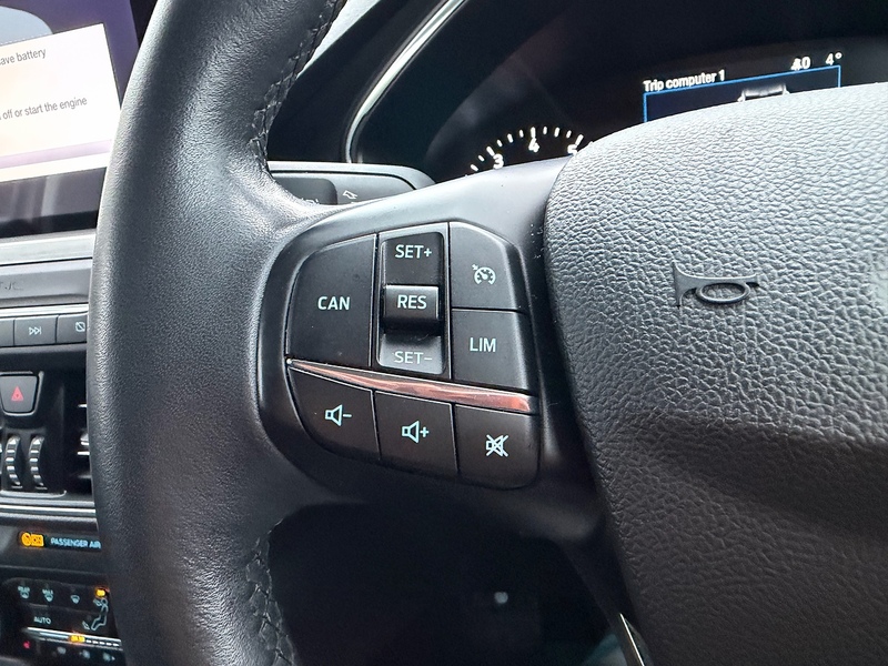 Ford T EcoBoost Titanium Hatchback 1.0 Manual Petrol