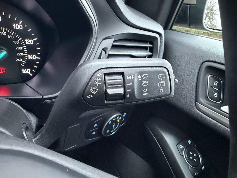 Ford T EcoBoost Titanium Hatchback 1.0 Manual Petrol