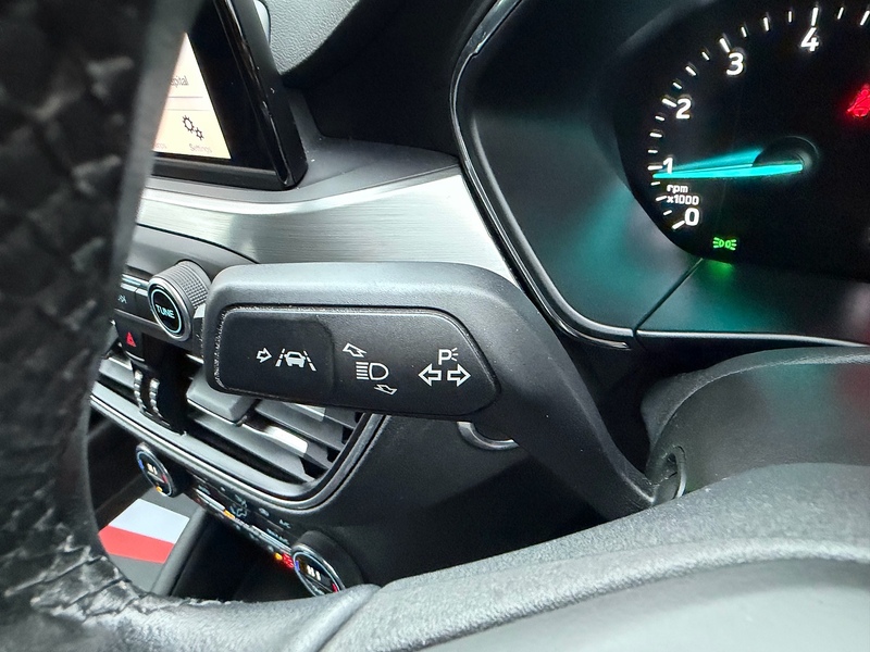 Ford T EcoBoost Titanium Hatchback 1.0 Manual Petrol