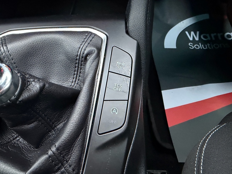 Ford T EcoBoost Titanium Hatchback 1.0 Manual Petrol