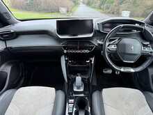 Peugeot E-2008 GT Premium 