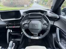 Peugeot E-2008 GT Premium 