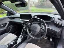 Peugeot E-2008 GT Premium 