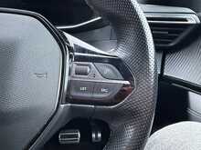 Peugeot E-2008 GT Premium 