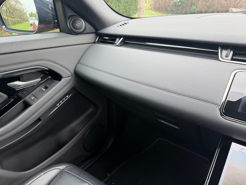 Land Rover 2.0 P200 MHEV R-Dynamic SE SUV 5dr Petrol Auto 4WD Euro 6 (s/s) (200 ps)