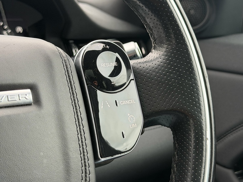 Land Rover 2.0 P200 MHEV R-Dynamic SE SUV 5dr Petrol Auto 4WD Euro 6 (s/s) (200 ps)