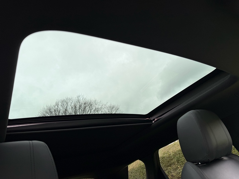 Land Rover 2.0 P200 MHEV R-Dynamic SE SUV 5dr Petrol Auto 4WD Euro 6 (s/s) (200 ps)