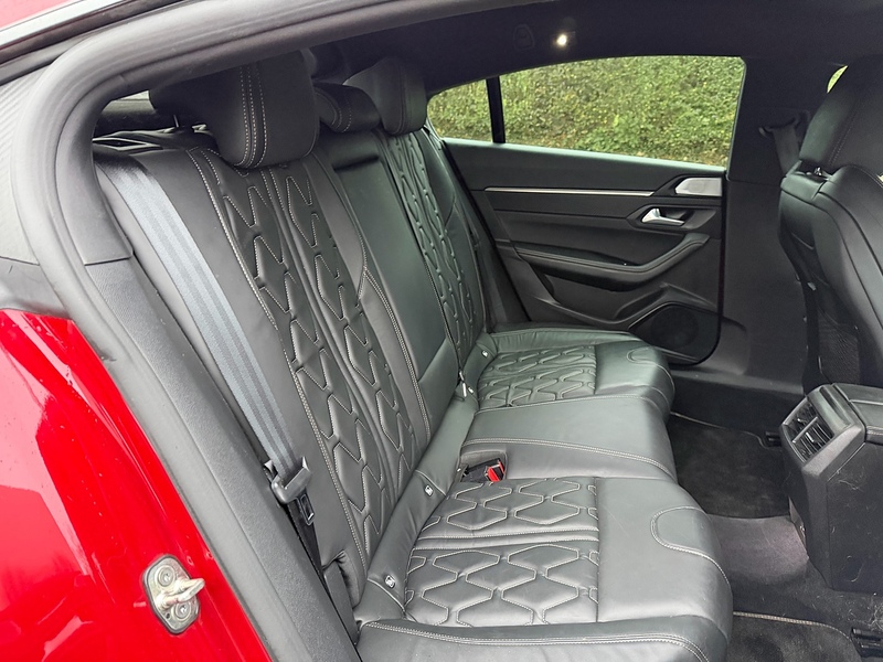 Peugeot 1.6 11.8kWh GT Fastback 5dr Petrol Plug-in Hybrid e-EAT Euro 6 (s/s) (225 ps)