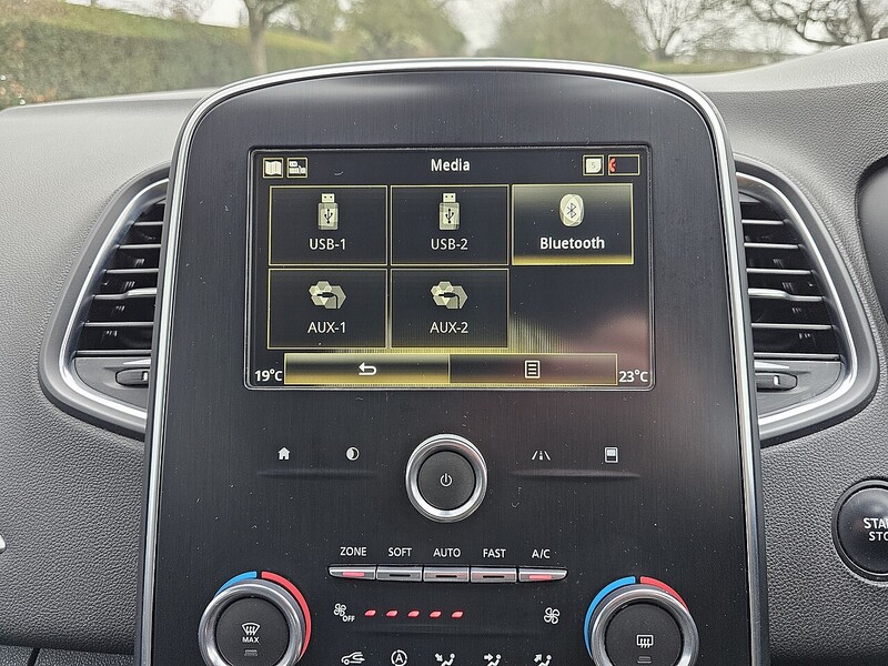 Renault 1.3 TCe Iconic MPV 5dr Petrol Manual Euro 6 (s/s) (140 ps)