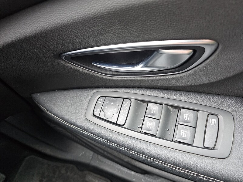 Renault 1.3 TCe Iconic MPV 5dr Petrol Manual Euro 6 (s/s) (140 ps)