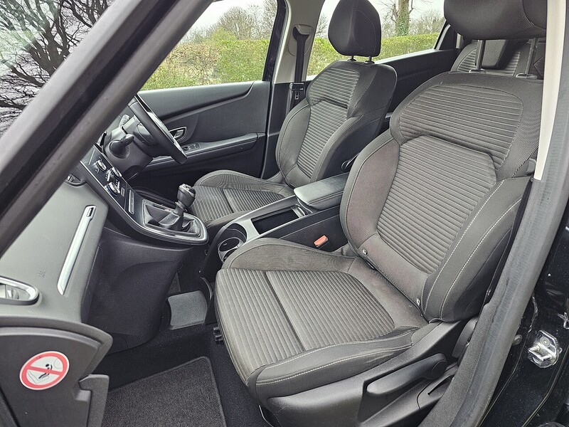 Renault 1.3 TCe Iconic MPV 5dr Petrol Manual Euro 6 (s/s) (140 ps)