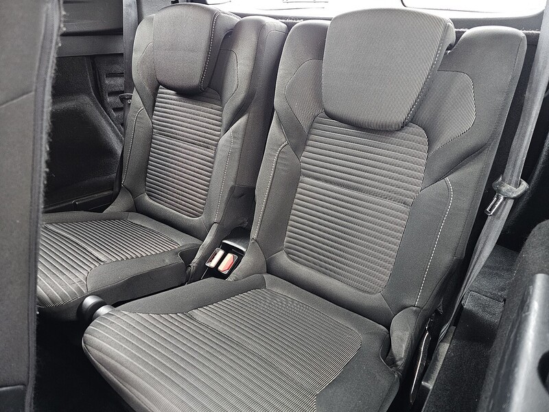 Renault 1.3 TCe Iconic MPV 5dr Petrol Manual Euro 6 (s/s) (140 ps)