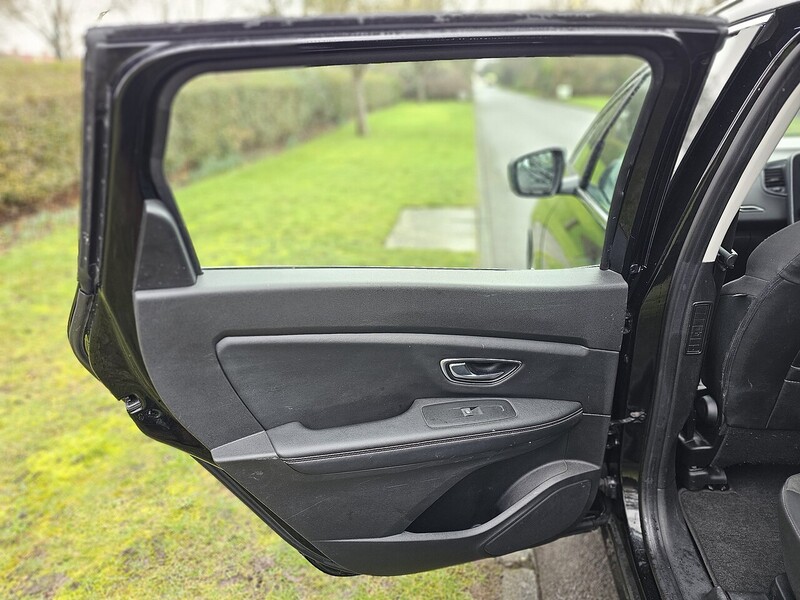 Renault 1.3 TCe Iconic MPV 5dr Petrol Manual Euro 6 (s/s) (140 ps)