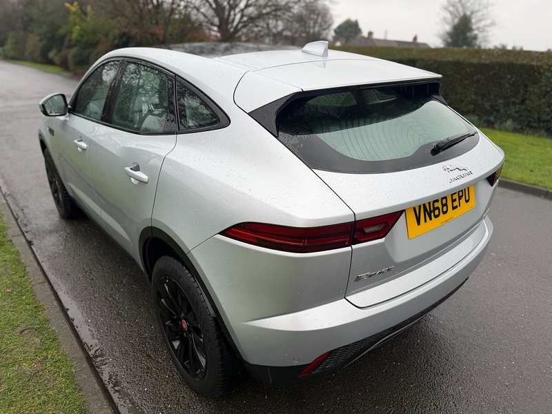 Jaguar 2.0 D180 SE SUV 5dr Diesel Auto AWD Euro 6 (s/s) (180 ps)