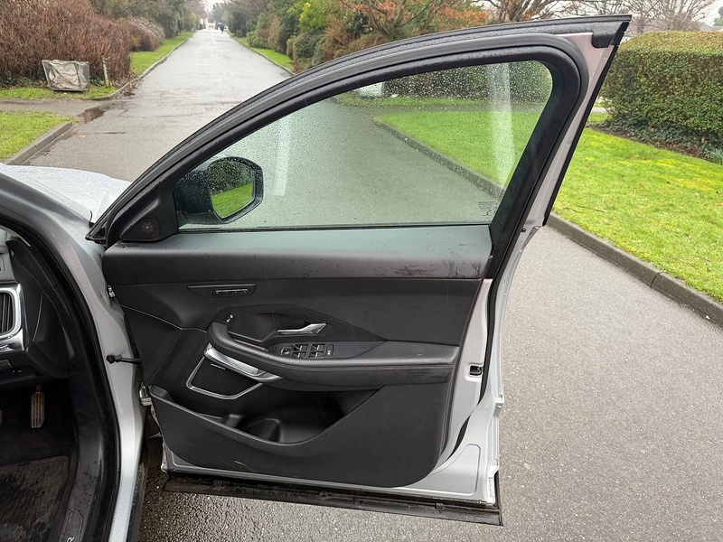 Jaguar 2.0 D180 SE SUV 5dr Diesel Auto AWD Euro 6 (s/s) (180 ps)