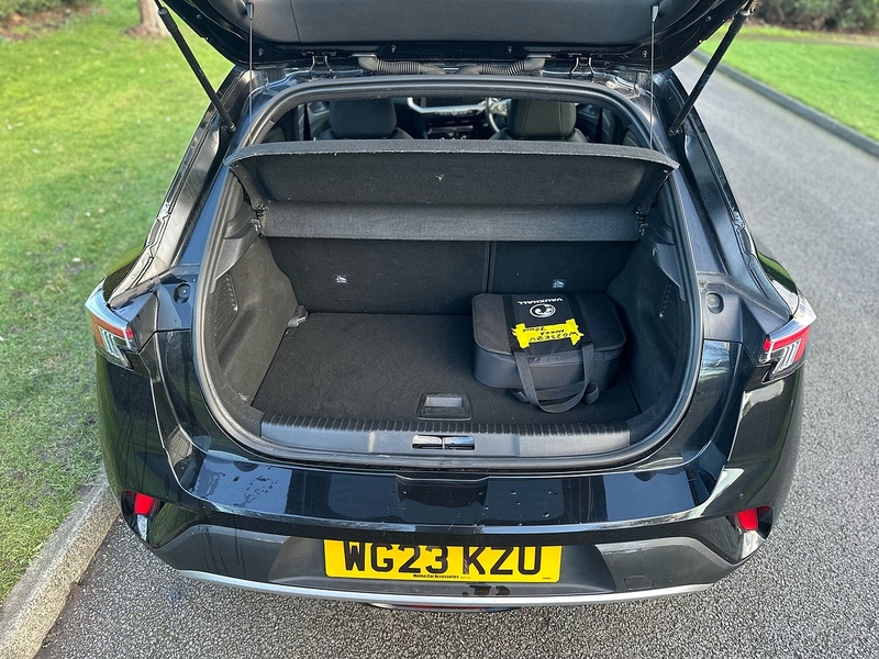 Vauxhall 50kWh Ultimate SUV 5dr Electric Auto (136 ps)