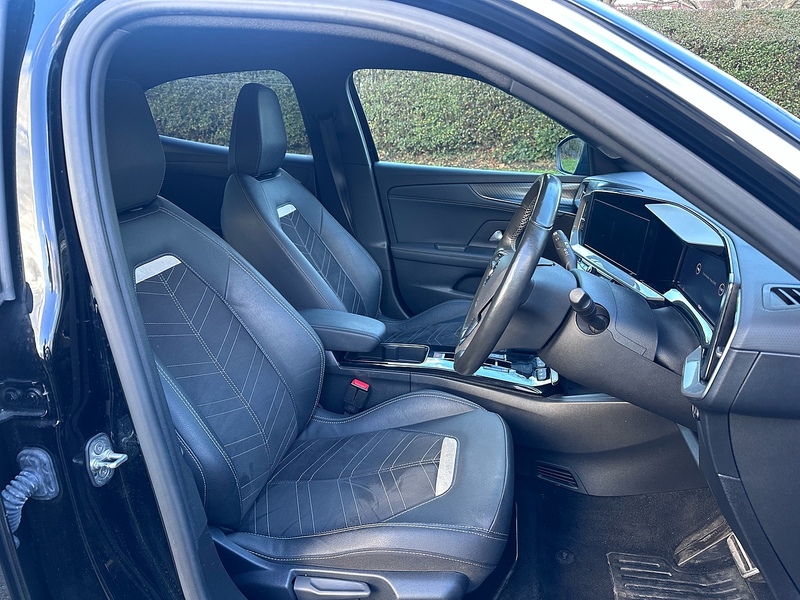 Vauxhall 50kWh Ultimate SUV 5dr Electric Auto (136 ps)