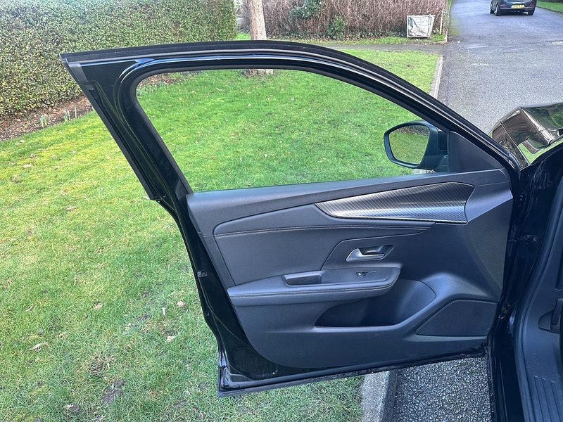 Vauxhall 50kWh Ultimate SUV 5dr Electric Auto (136 ps)