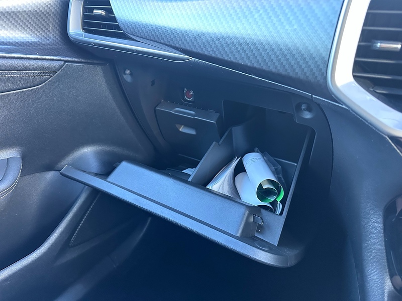 Vauxhall 50kWh Ultimate SUV 5dr Electric Auto (136 ps)