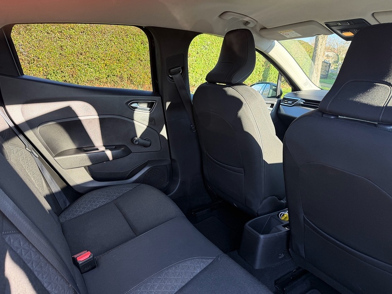 Renault 1.5 Blue dCi Iconic Hatchback 5dr Diesel Manual Euro 6 (s/s) (85 ps)