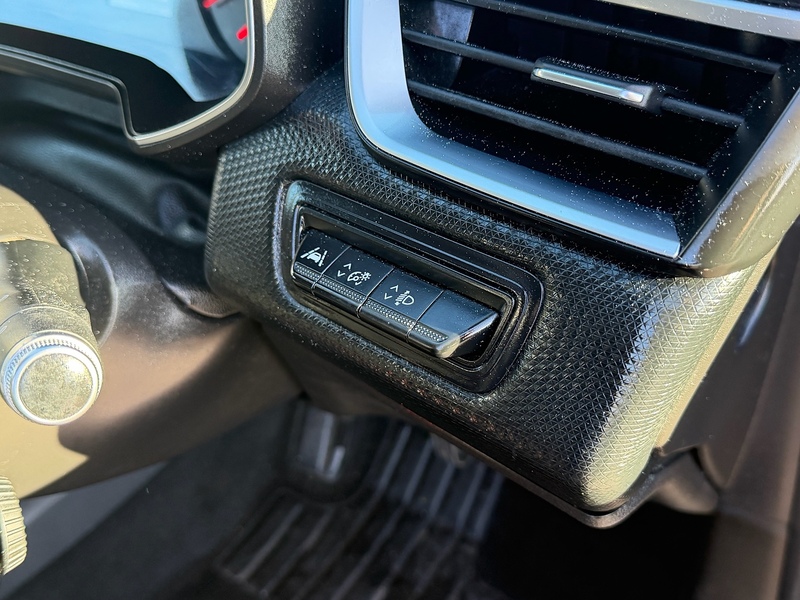 Renault 1.5 Blue dCi Iconic Hatchback 5dr Diesel Manual Euro 6 (s/s) (85 ps)