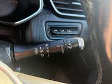 Renault Clio Blue dCi Iconic 